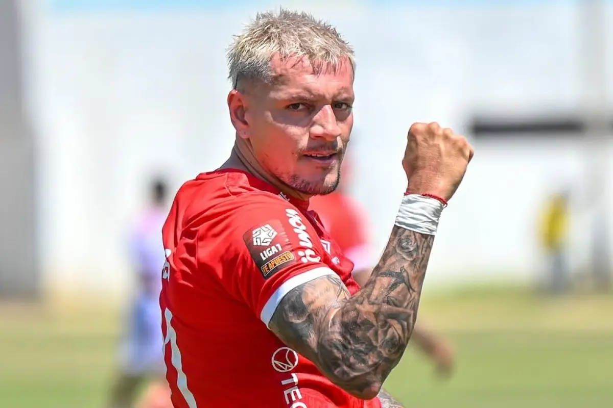 Carlos Garcés renovó por una temporada más con Cienciano, 