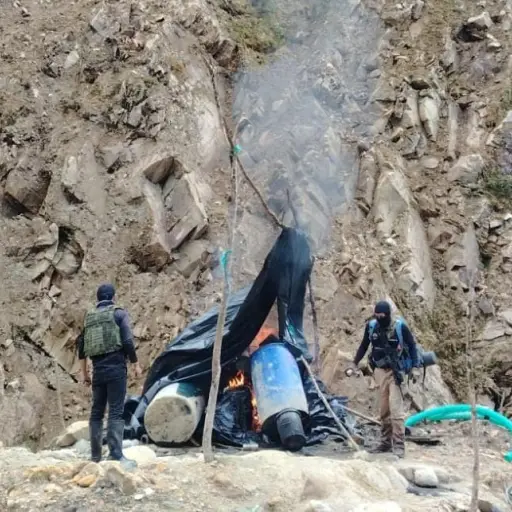 Inhabilitan maquinaria y campamentos en operativo contra minería ilegal en Sígsig, Azuay