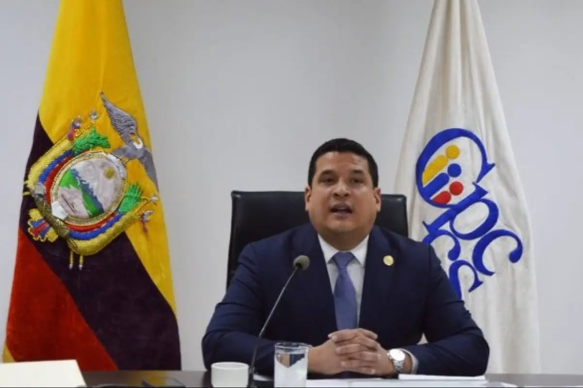 TCE restituye derechos políticos a Alembert Vera tras aplicar reforma electoral.