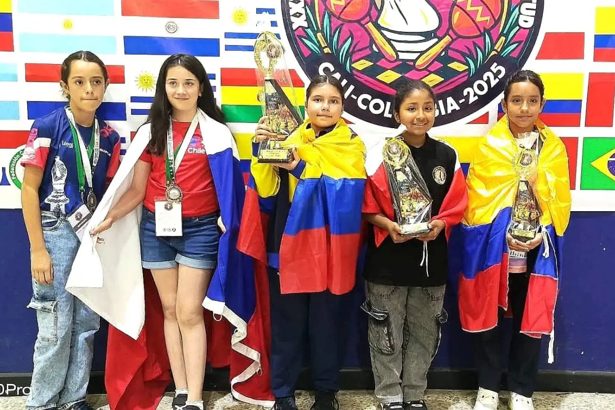 Alma Palma y Shaddai Guzmán conquistan medallas en el Sudamericano Juvenil de Ajedrez en Cali.