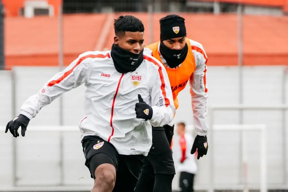 Jeremy Arévalo destaca su adaptación al Stuttgart.