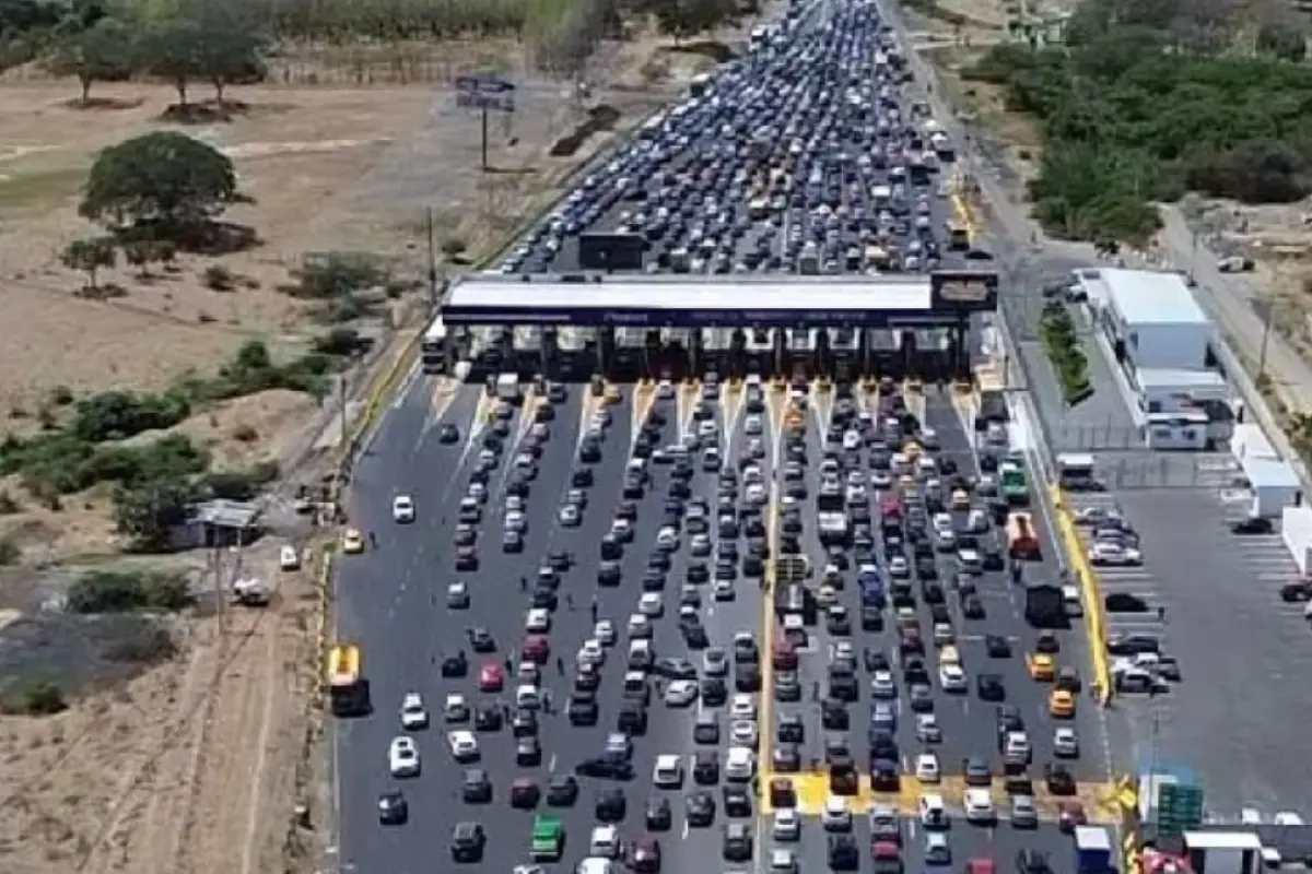 Feriado de Año Nuevo Miles de ecuatorianos se movilizan a las playas de la región Costa. (Cortesía), 