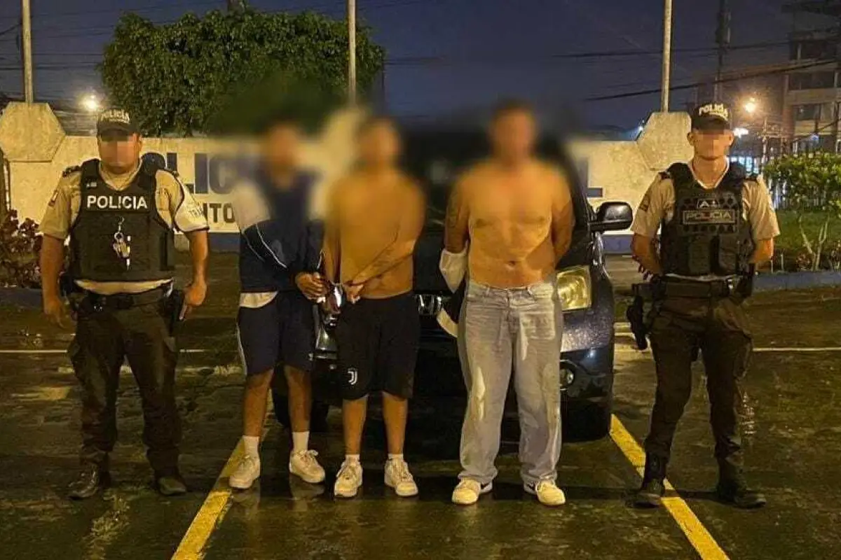 Operativo nocturno en Santo Domingo permite recuperar vehículo con denuncia de robo desde 2021, 