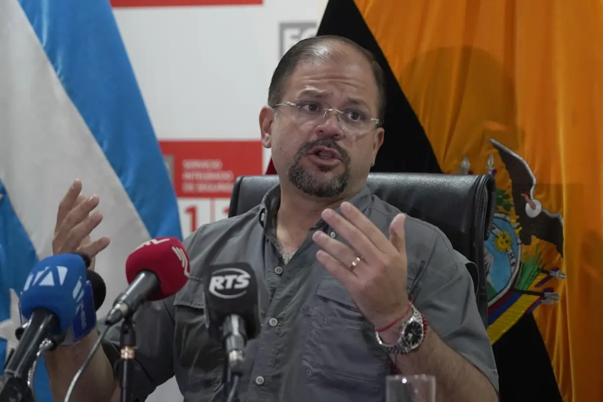 En rueda de prensa el ministro Jhon Reimberg dio detalles de los operativos Centinela- Hércules y Pacífico. Foto: Archivo API