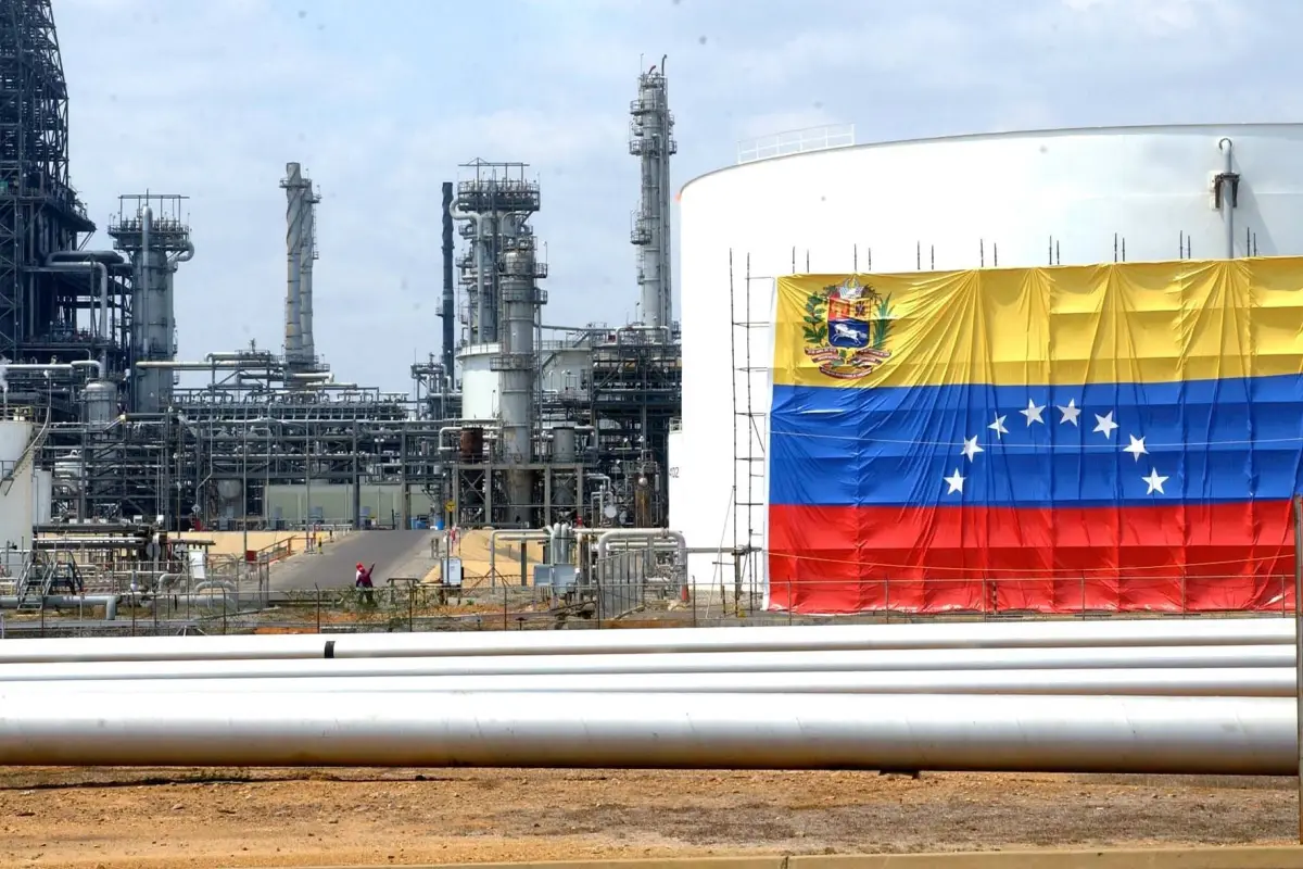 Venezuela tiene las mayores reservas del mundo, pero hoy produce apenas 1 millón de barriles diarios.