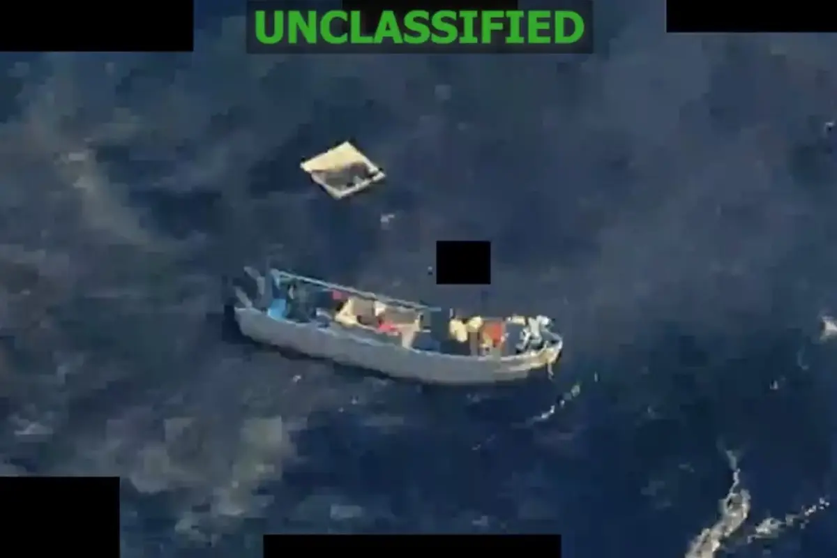 Embarcación bombardeada por Estados Unidos.