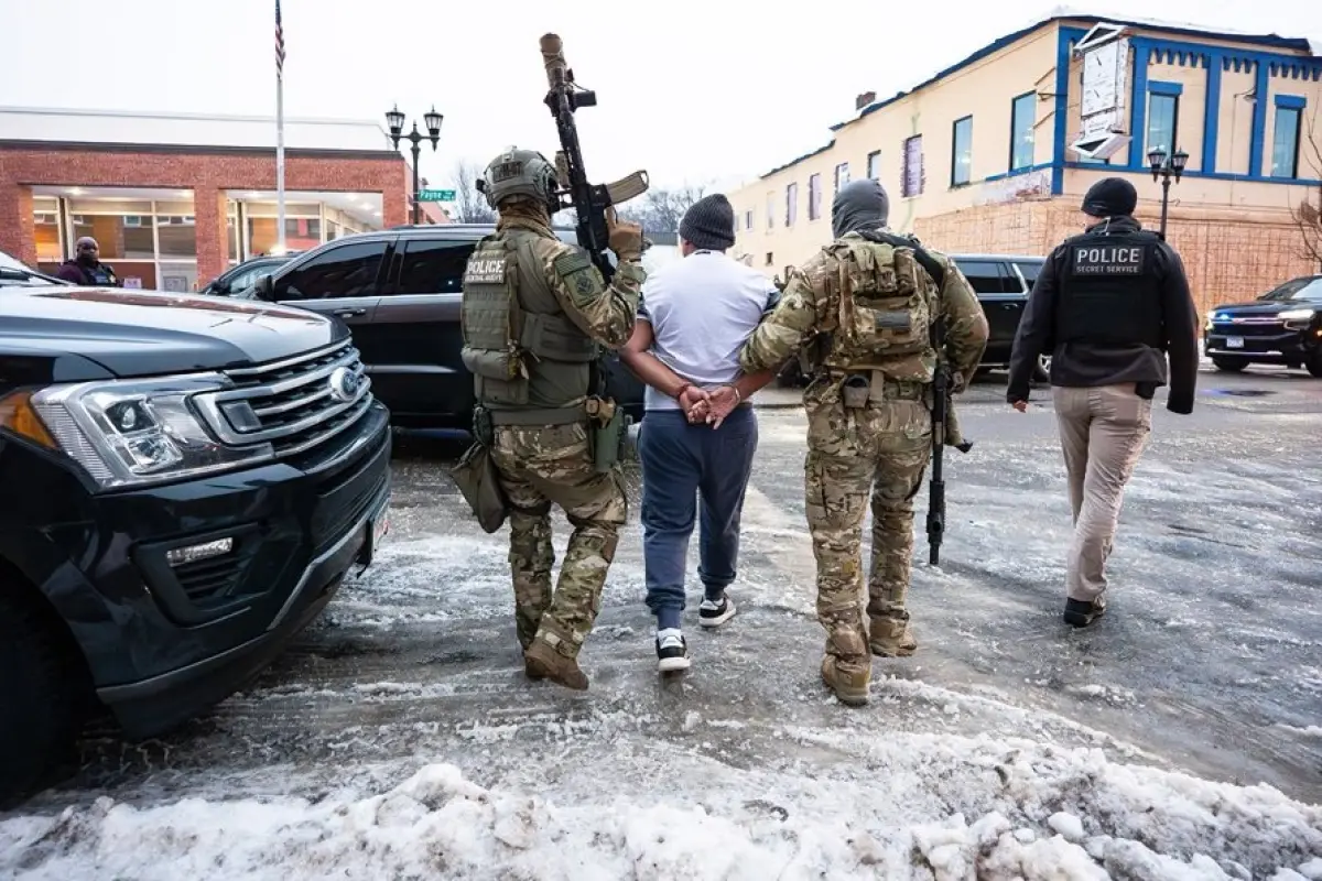Las autoridades federales no han revelado la identidad del ciudadano ecuatoriano ni detalles específicos sobre un posible proceso de extradición.