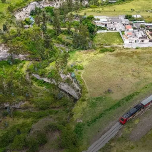 Ecuador avanza en la recuperación del sistema ferroviario y fortalece economías locales