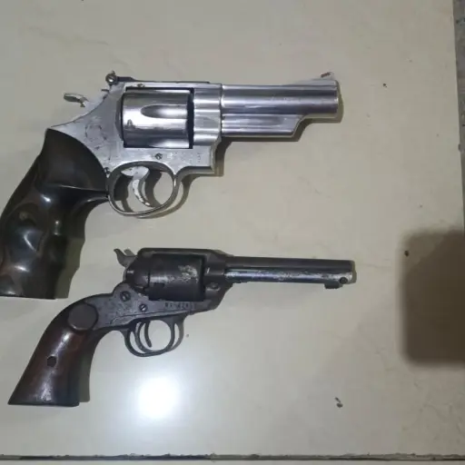 Operativo de UNASE desmantela presunto centro de acopio de armas en Sucre, Manabí