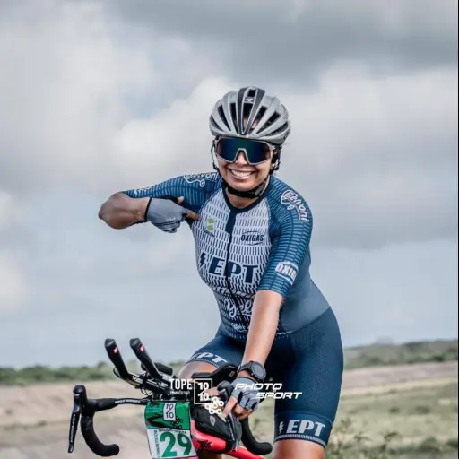 Más allá del consultorio: Karla Joza combina la medicina con el triatlón y la lucha por los animales
