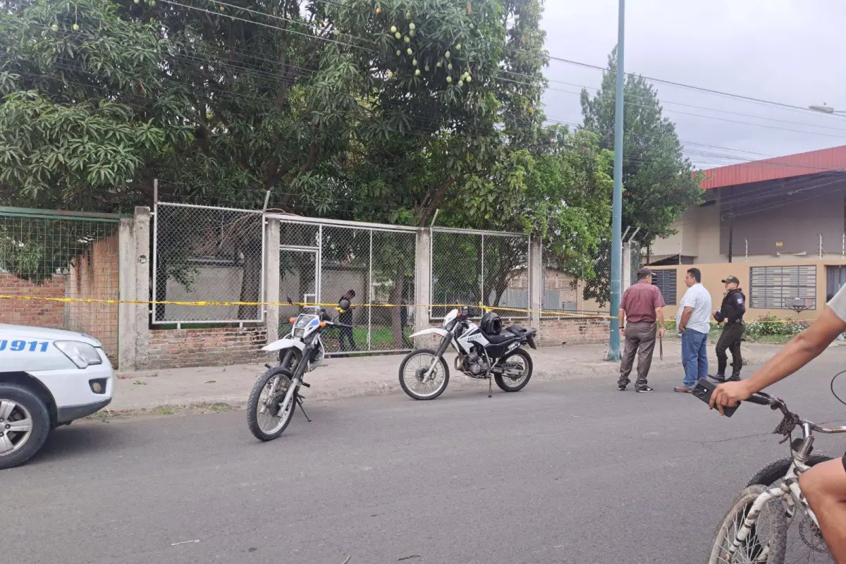 La Policía acordonó el terreno donde fue hallado el cadáver., El Diario