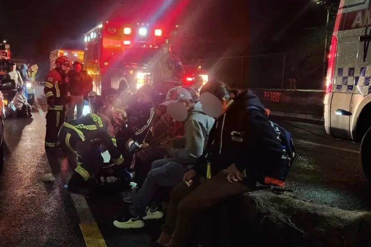 Los heridos fueron atendidos por los paramédicos., X Bomberos Quito