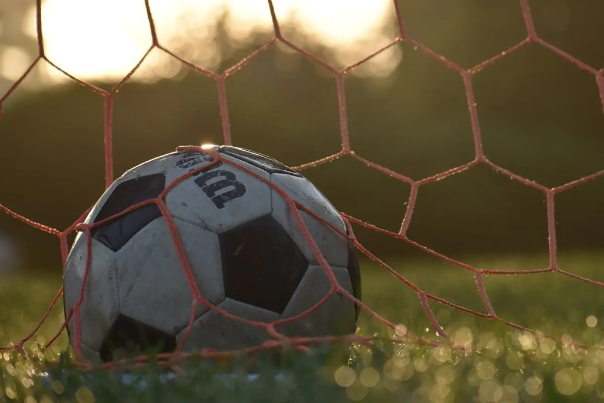 El fútbol es uno de los deportes más populares del Mundo y genera traspasos millonarios