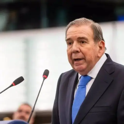 Edmundo González pide la liberación de todos los presos políticos tras la excarcelación de su yerno