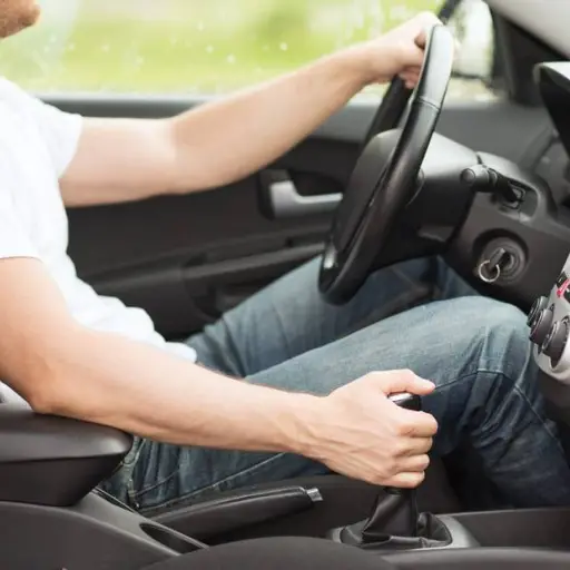 Freno motor: la técnica de conducción que mejora la seguridad y reduce el desgaste del vehículo