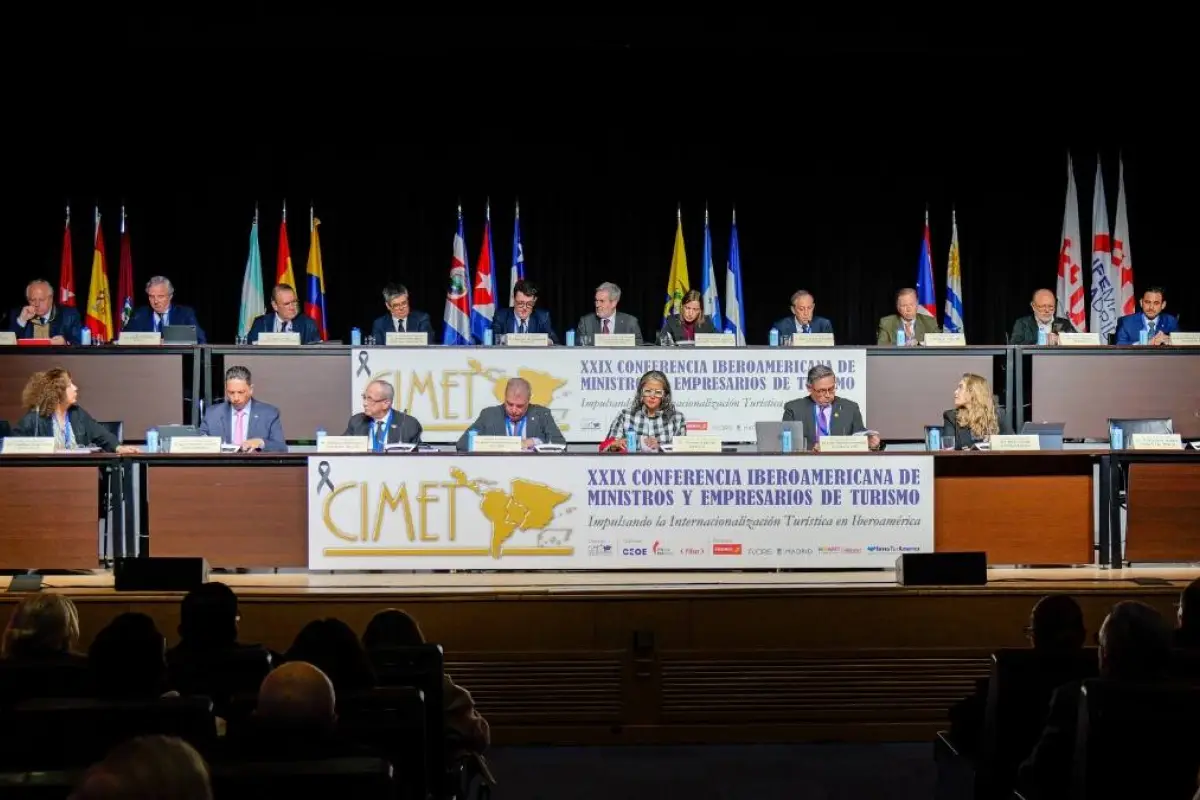 Ecuador proyecta su oferta turística y compromiso sostenible en FITUR 2026.