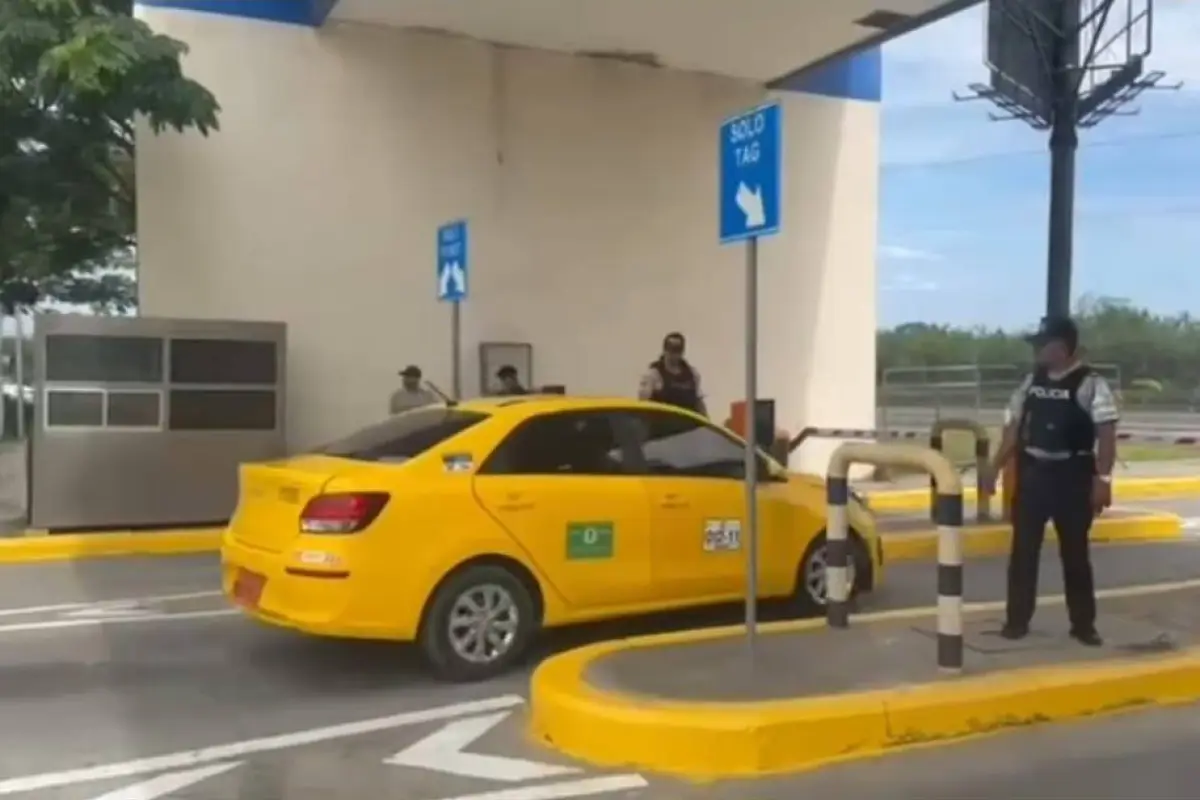 Los carriles de salida desde la Terminal Terrestre ya están habilitados., El Diario