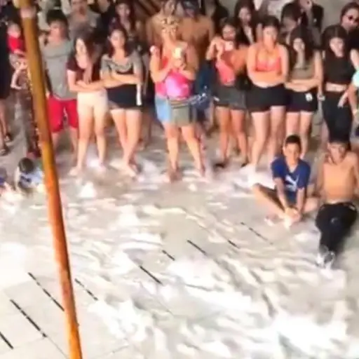 Janet Hinostroza cuestiona evento de Carnaval en El Empalme por show sexualizado en presencia de niños