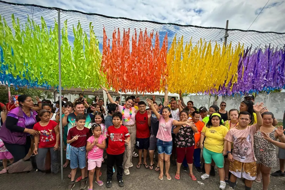 Una mañana de alegría que transformó el Carnaval de decenas de niños en Manta, redes sociales Lady García