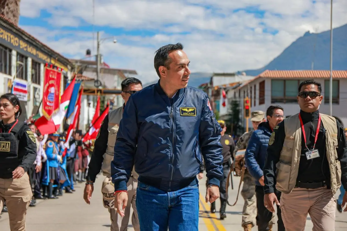 De abogado a jefe de Estado: El rápido ascenso y caída de José Jerí en Perú, redes sociales José Jerí