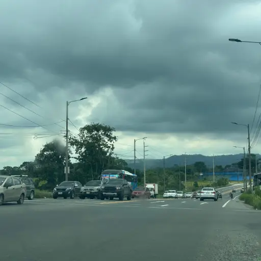 Coordinan acciones para mejorar tránsito en la vía Alóag - Santo Domingo durante el Carnaval