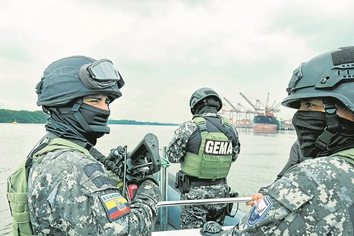Los agentes antidrogas trabajan en vías maritimas, donde el control es más complejo.