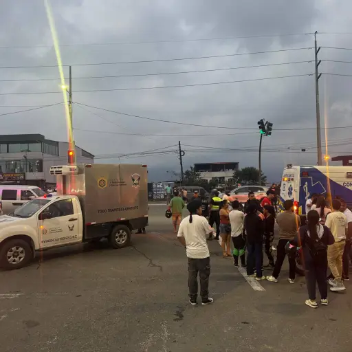 Santo Domingo: salió de su jornada laboral y minutos después perdió la vida en la vía
