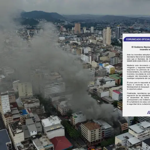 Secretaría de Riesgos exige al Municipio de Guayaquil informes sobre permisos de seguridad tras incendios recientes
