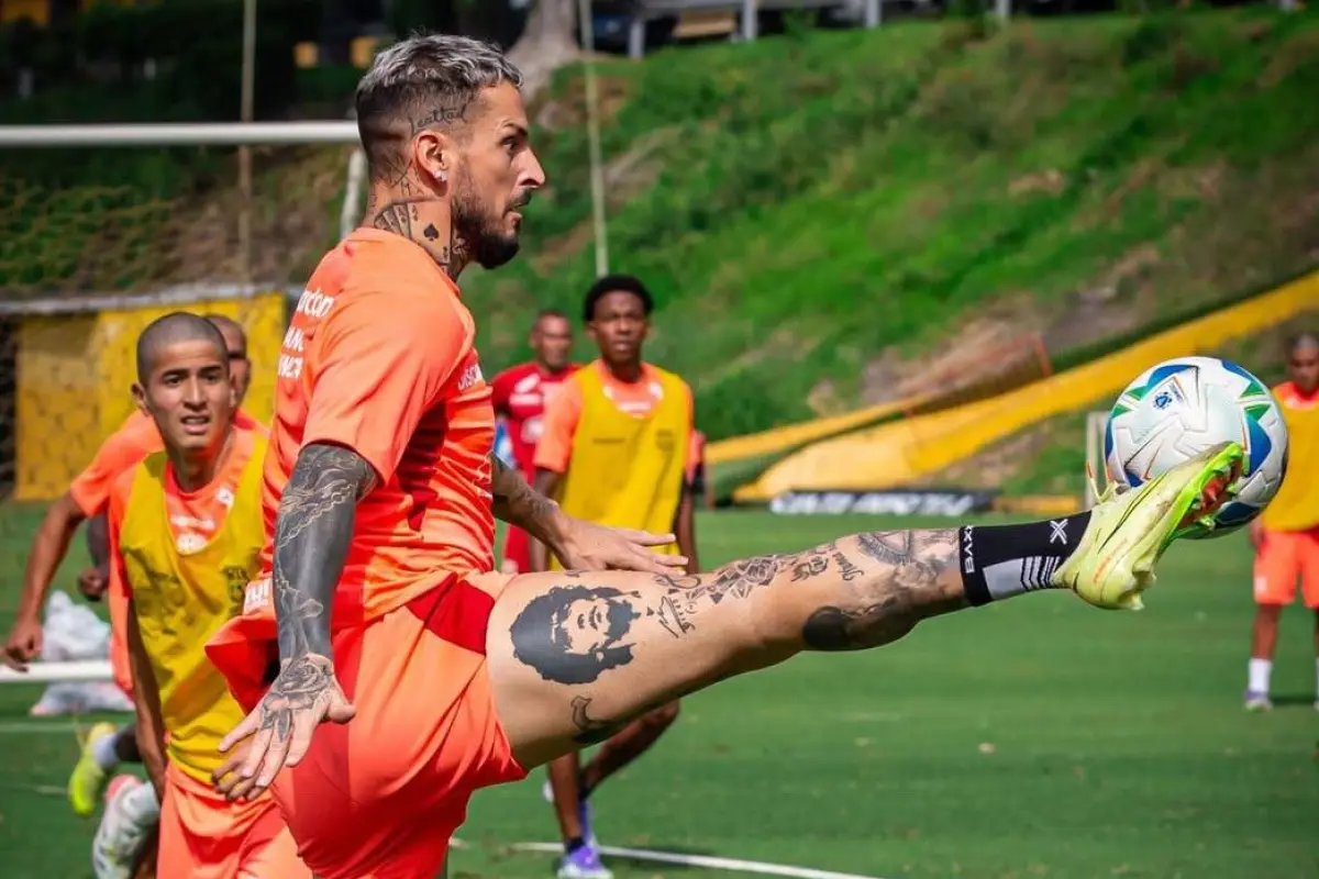 El argentino Darío Benedetto sería titular ante Aucas