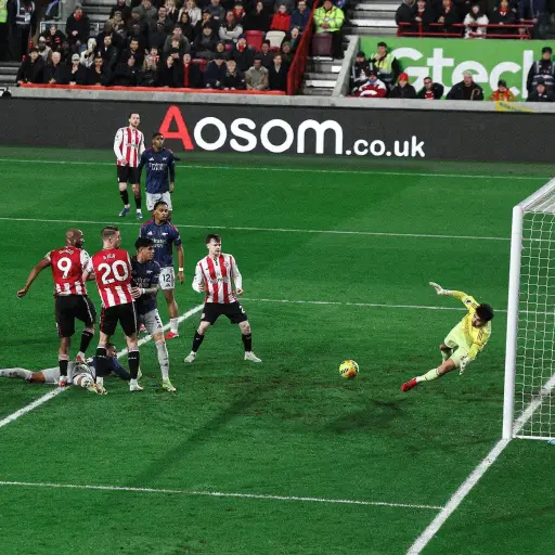 Arsenal empata 1-1 con Brentford en la jornada 26; Piero Hincapié registra su primera asistencia en la Premier  