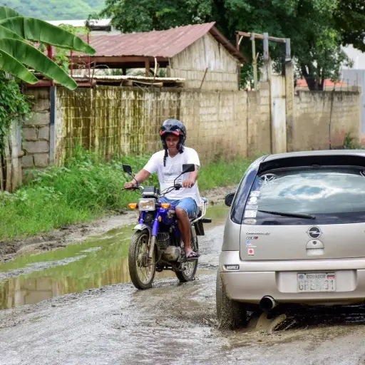 Los trabajos del Mega Hidro dejan calles llenas de lodo