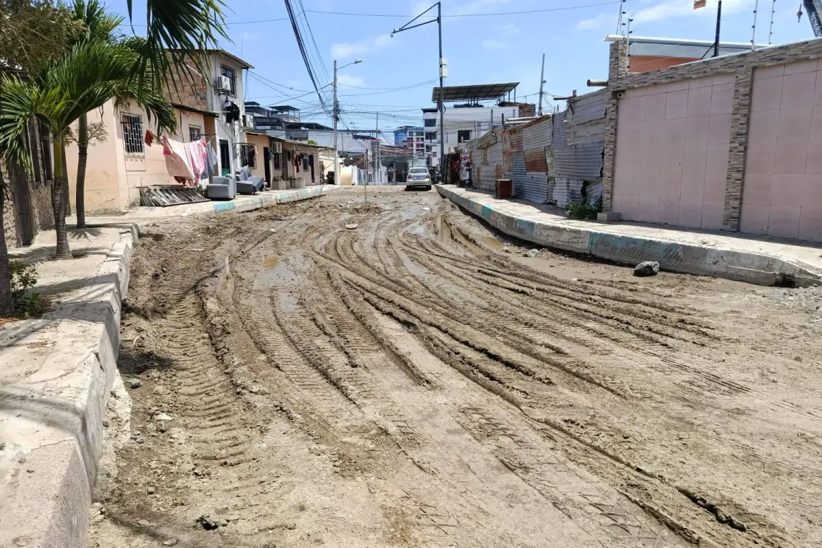 Calle 24 A en el sector Los Algarrobos, Manta., El Diario