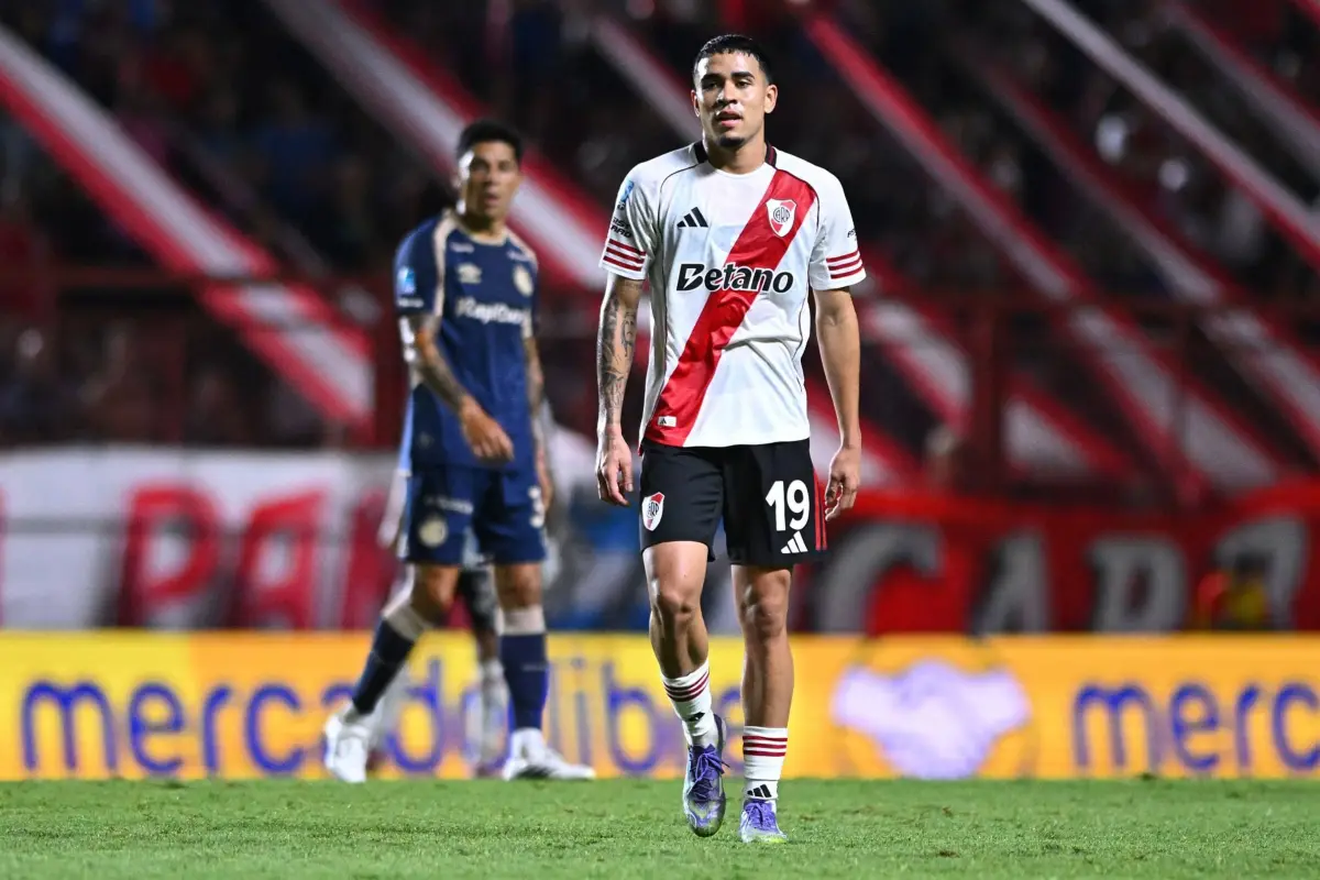 Kendry Páez debutó con derrota en River Plate