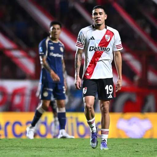 Kendry Páez ya debutó en River: así fueron sus 20 minutos en la dura derrota ante Argentinos  