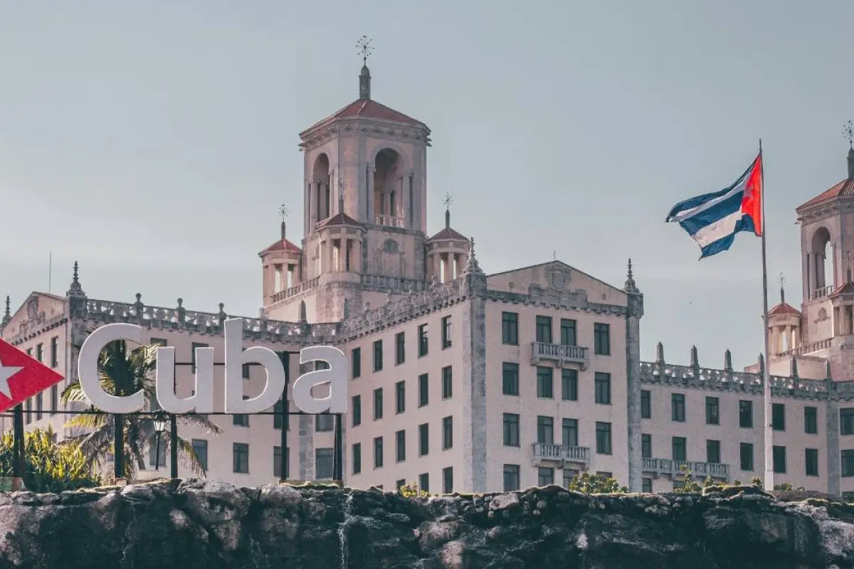 Emergencia energética en Cuba: La educación y el empleo se ajustan ante la falta de combustible.