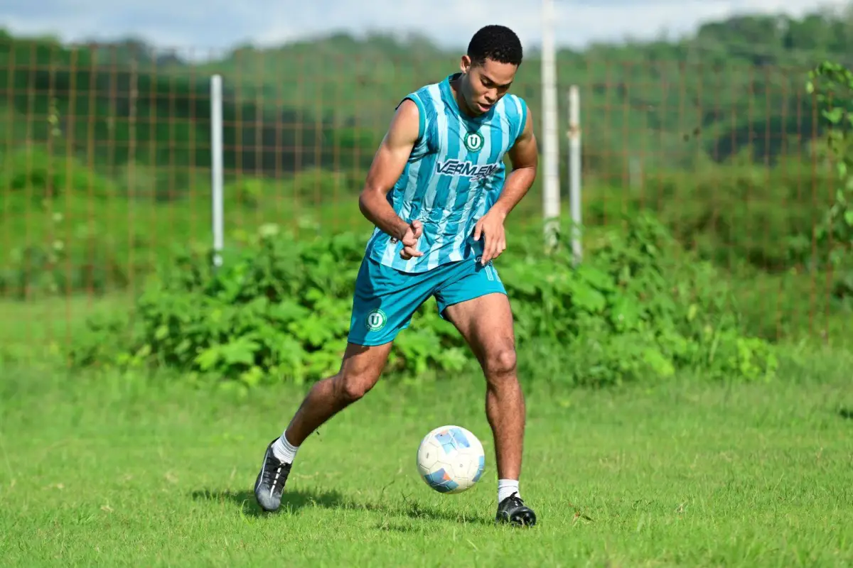 Jostin Valencia, nuevo delantero de Liga de Portoviejo.