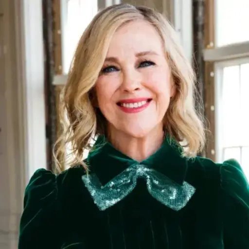 Confirman causa de muerte de Catherine O’Hara a los 71 años