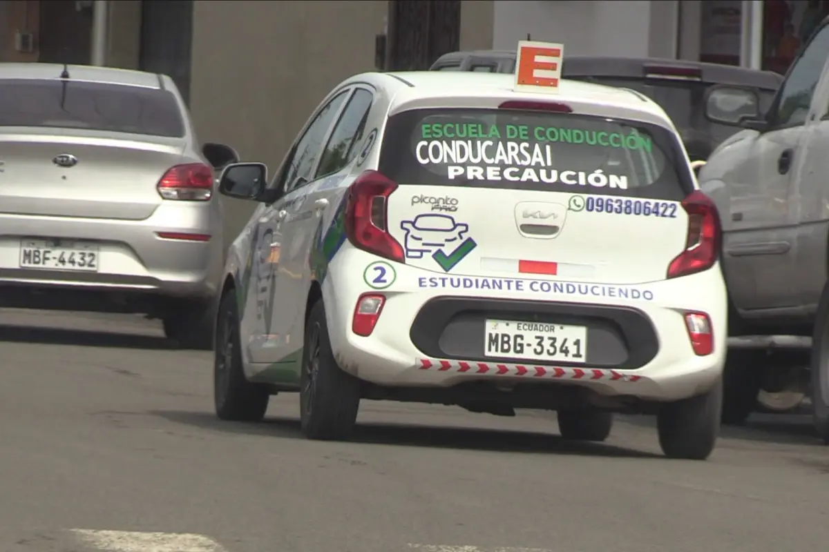Más de 500 estudiantes quedan en pausa por suspensión de permisos de conducción
