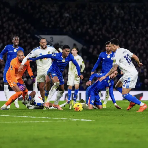 Chelsea deja escapar el triunfo: penal de Caicedo y error defensivo permiten el 2-2 ante Leeds  