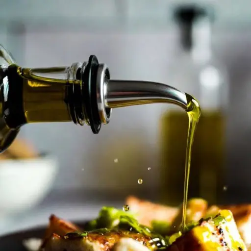 Estudio vincula el consumo de aceite de oliva virgen con una mejor función cognitiva en adultos mayores