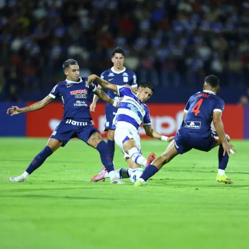 Con Gaibor,  Castillo y Vélez, Alianza Lima busca tomarse la revancha ante 2 de Mayo en la Copa Libertadores