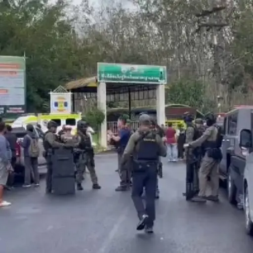 Policía detuvo a sospechoso tras tiroteo en escuela  de Tailandia con rehenes y tres hospitalizados