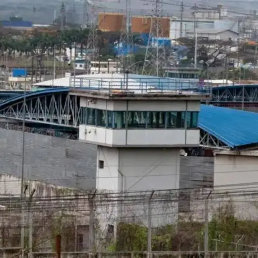 Operativo policial interviene pabellón 3 de la Penitenciaría del Litoral