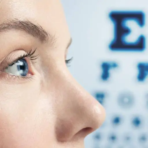 Estos tres alimentos pueden ayudar a cuidar tu vista, según experta en salud ocular