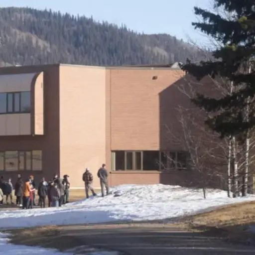 Policía de Canadá identifica a presunta autora de tiroteo en escuela de Columbia Británica