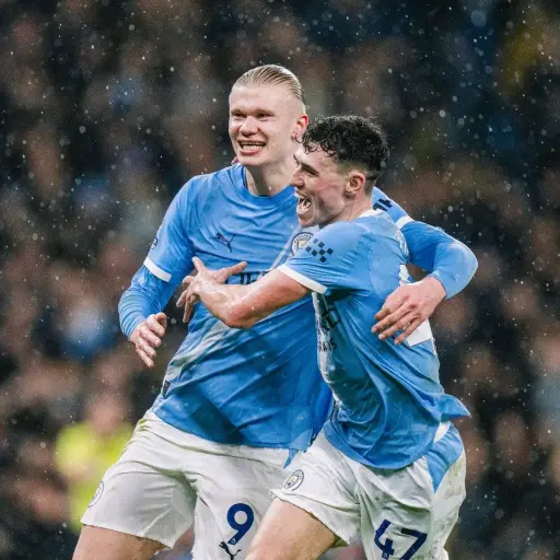 Manchester City goleó a Fulham y sigue en la pelea por la Premier League