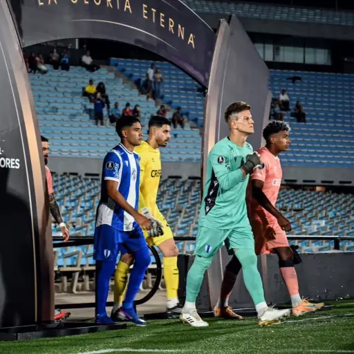 ¡Todo o nada en Quito! Católica defiende el 1-0 ante Juventud para seguir soñando en Libertadores  