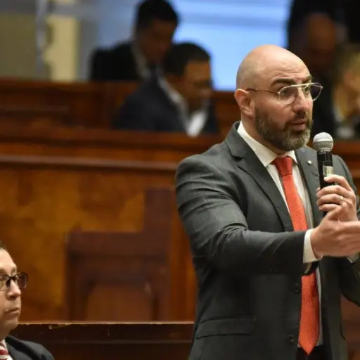 Más de 7 mil pruebas frenan el informe del juicio político contra Mario Godoy