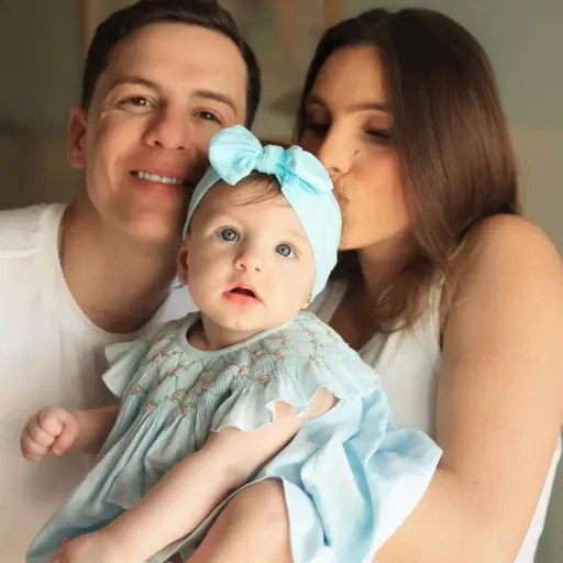 Guaynaa y Lele Pons presentan por primera vez el rostro de su hija Eloísa