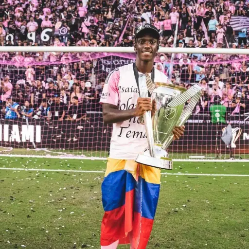 Allen Obando será transferido al Deportivo Alavés y tendrá paso previo por Croacia para consolidar su salto europeo
